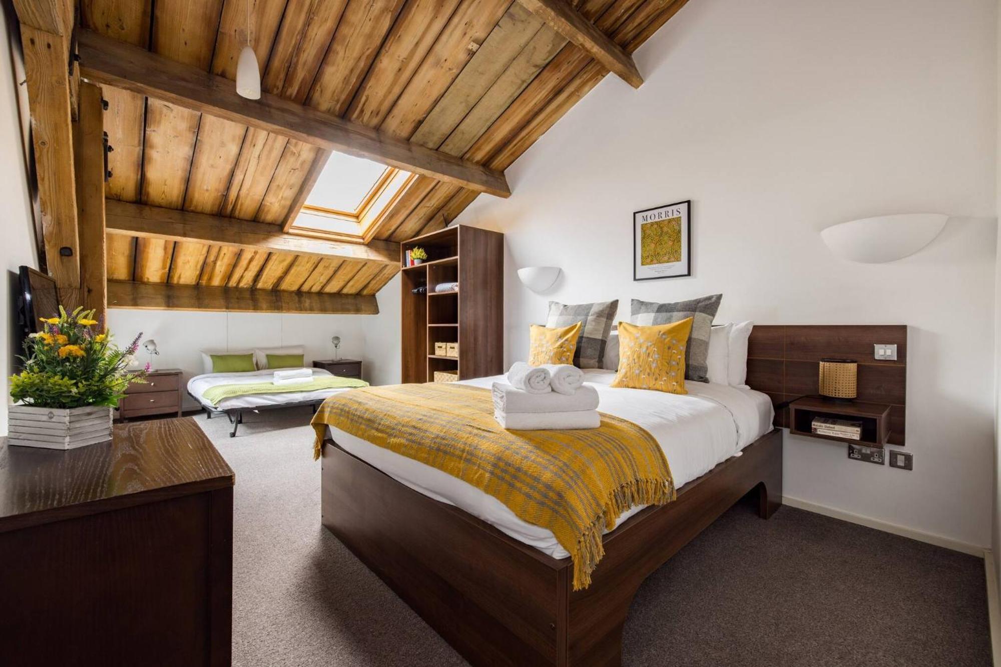 Wild Roses Serviced Apartments - Excel Warehouse 2 Лондон Екстер'єр фото