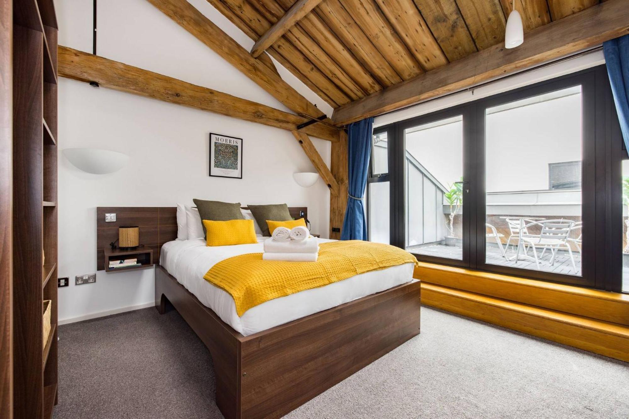 Wild Roses Serviced Apartments - Excel Warehouse 2 Лондон Екстер'єр фото