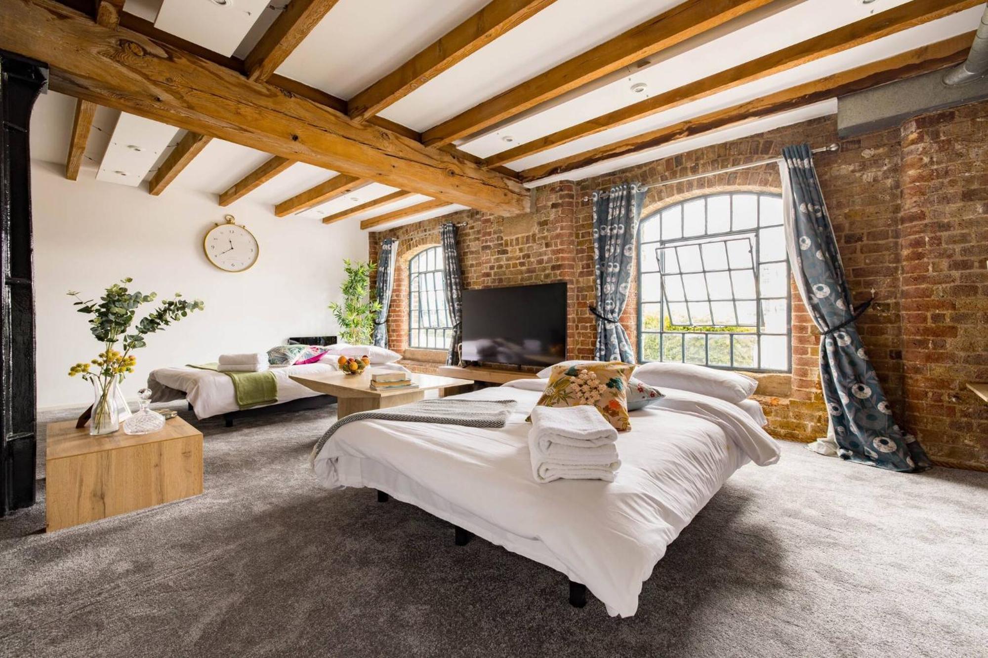 Wild Roses Serviced Apartments - Excel Warehouse 2 Лондон Екстер'єр фото