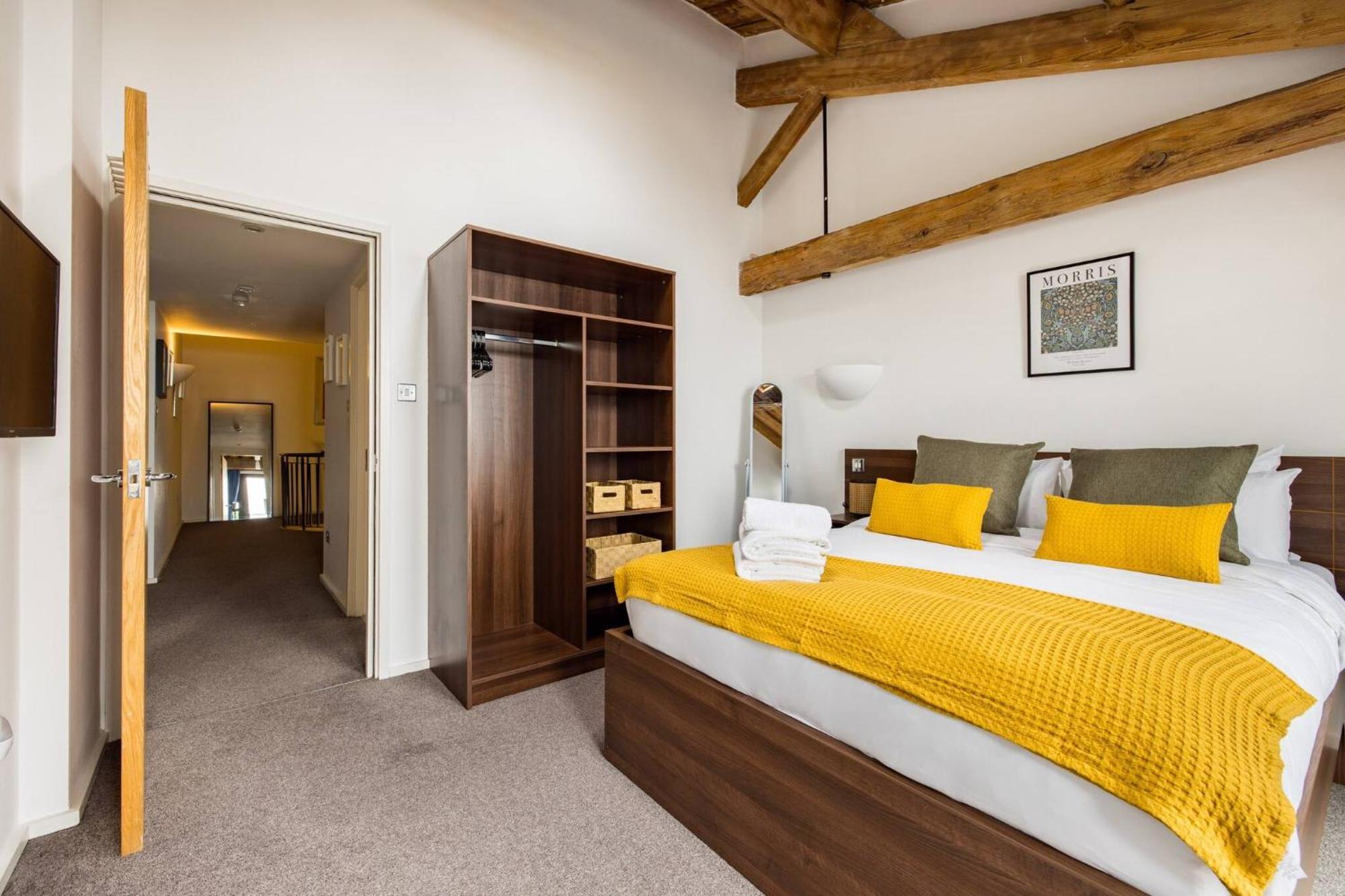 Wild Roses Serviced Apartments - Excel Warehouse 2 Лондон Екстер'єр фото