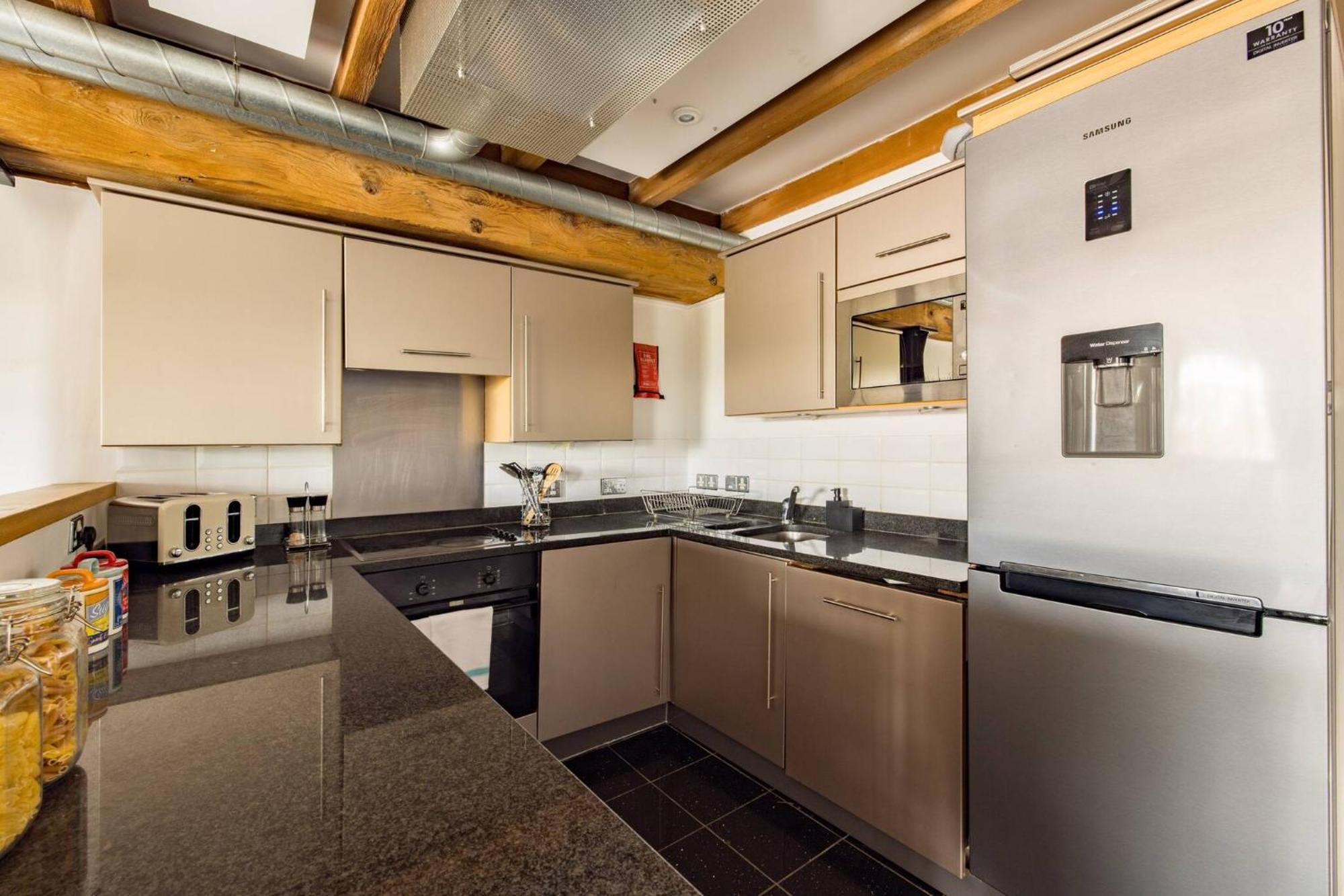 Wild Roses Serviced Apartments - Excel Warehouse 2 Лондон Екстер'єр фото