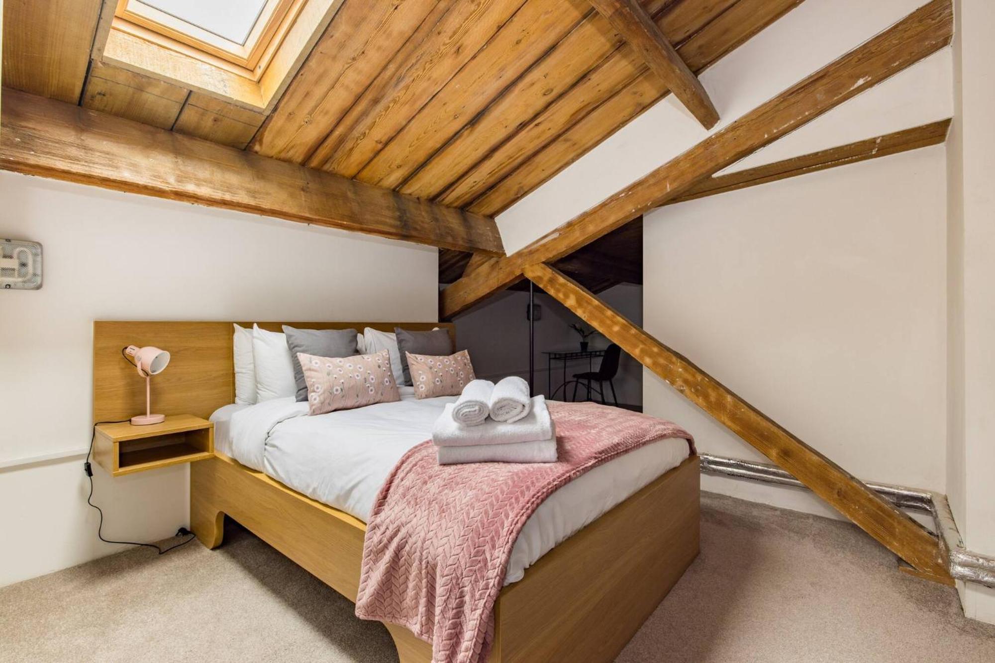 Wild Roses Serviced Apartments - Excel Warehouse 2 Лондон Екстер'єр фото