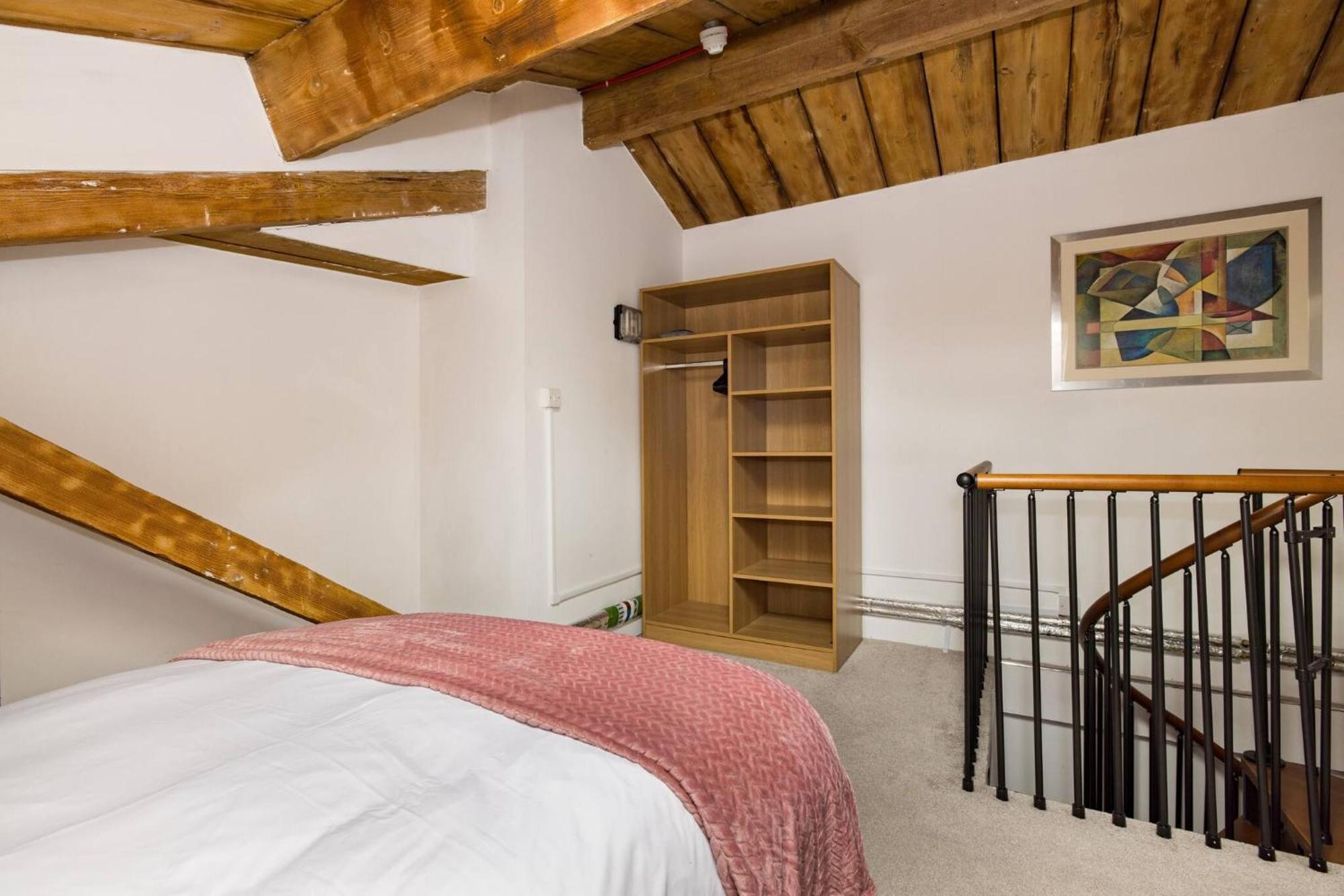 Wild Roses Serviced Apartments - Excel Warehouse 2 Лондон Екстер'єр фото
